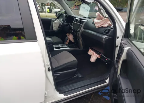 2023 Toyota 4Runner Sr5 из США, поврежденный, VIN JTEEU5JR6P5297806